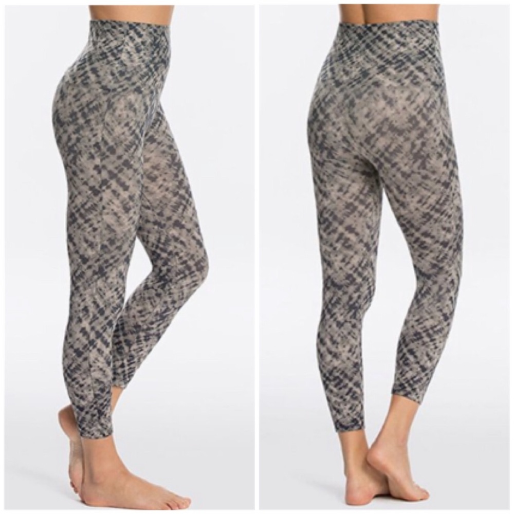 Spanx Look At Me Now Seamless Legging